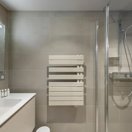 Cosy A Avec Piscine, Sauna Et Acces Facile Au Centre - Fr-1-569-53 Apartment Megeve